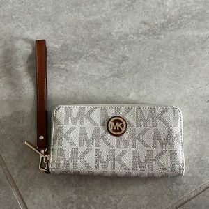 Michael Kors Wristlet